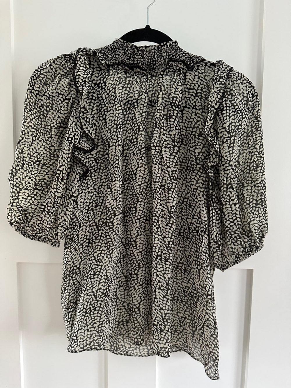 Joie Black and White Printed Puff Sleeve Blouse